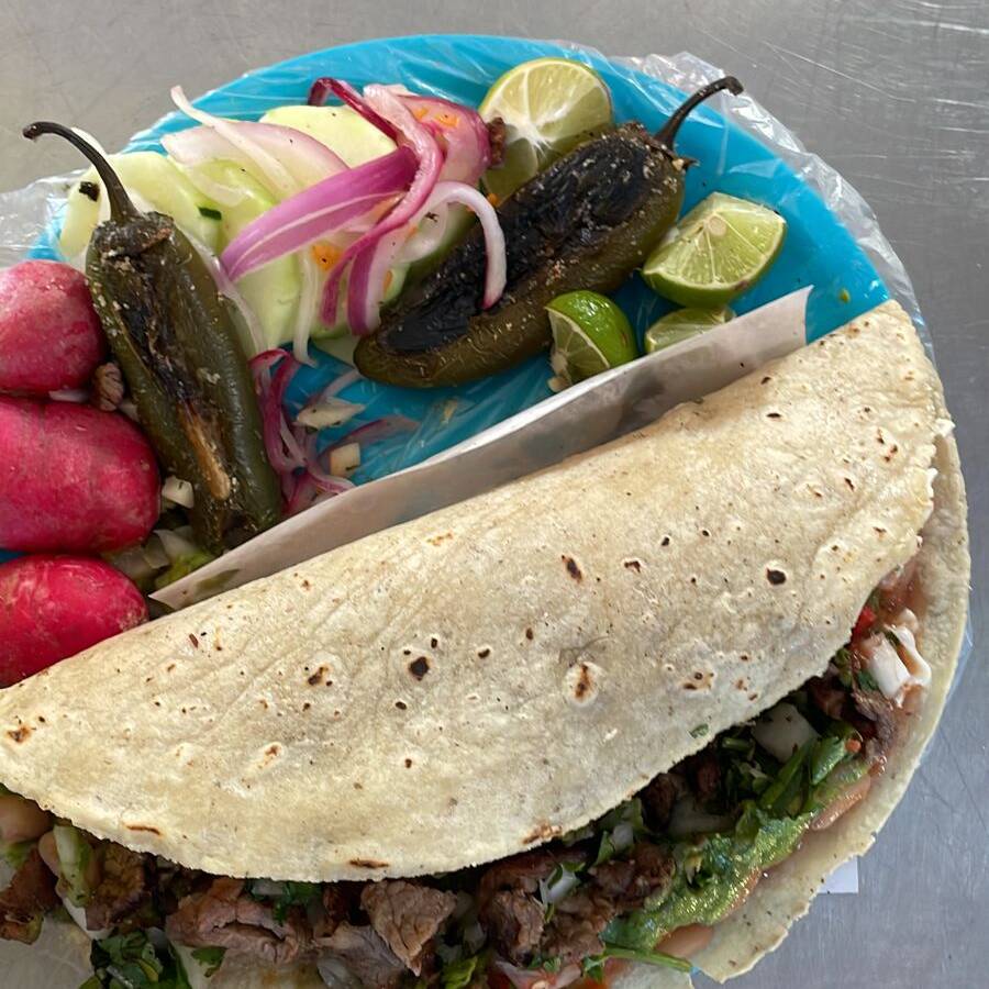 Quesadilla de Maíz con Asada