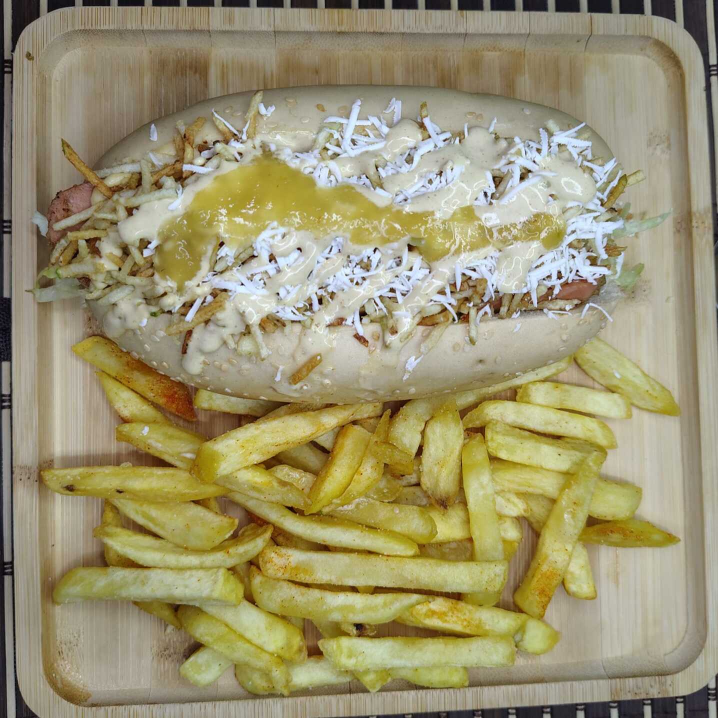 Perro Caliente Sencillo + Papas