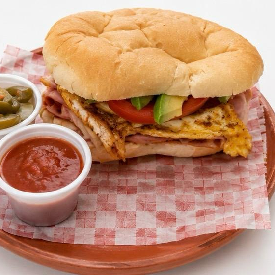Torta de Huevo con Salchicha