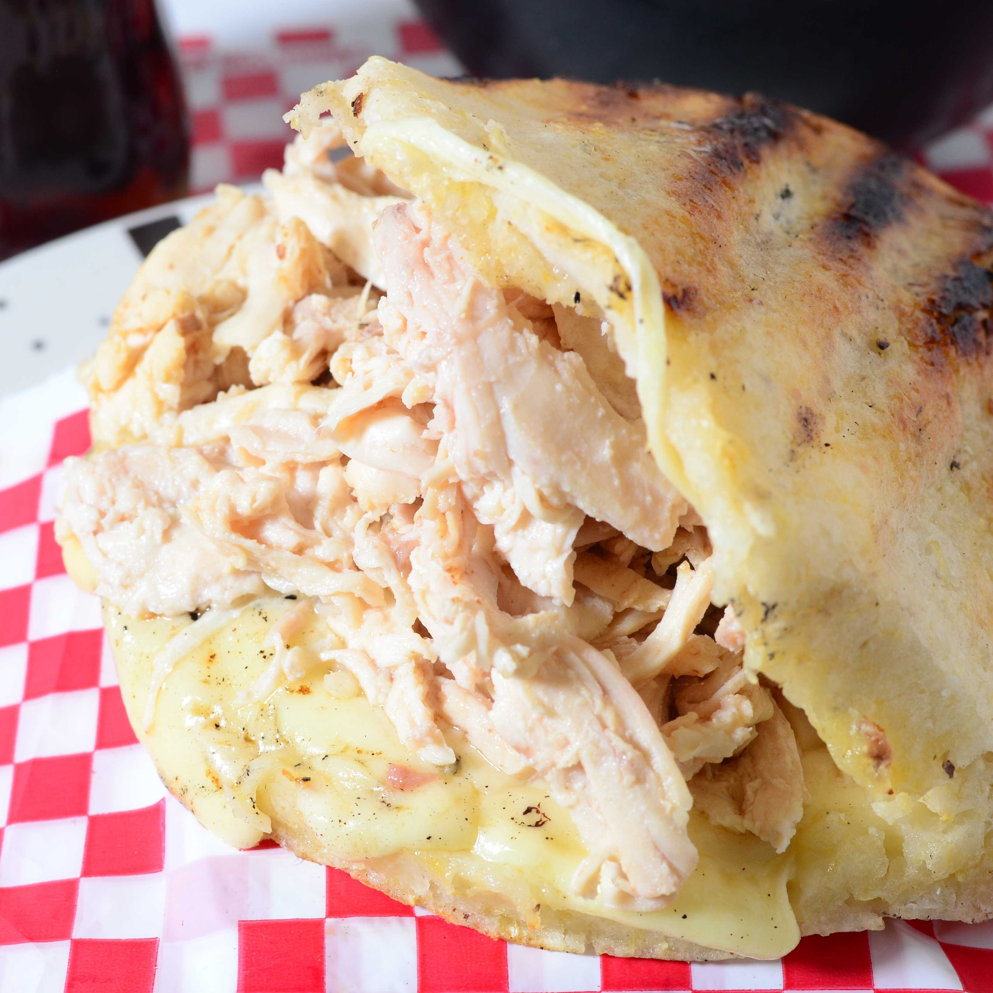 Arepa Queso y Pollo
