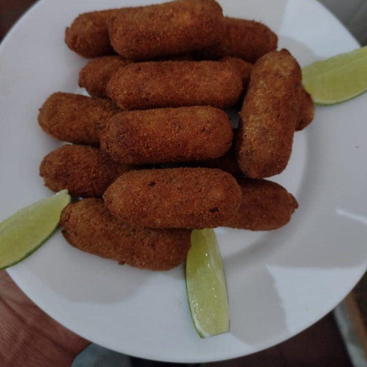 Mini conquete 26 unidades bem fritinho uma delícia