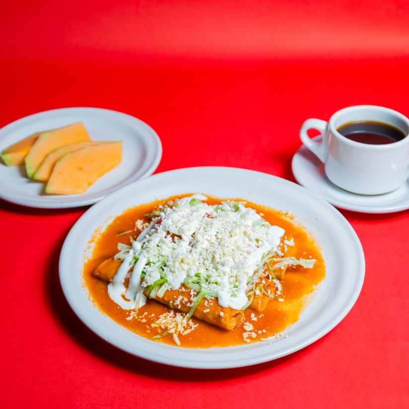 ENCHILADAS DE POLLO+CAFE-FRUTA
