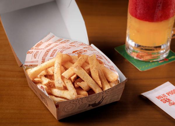 Batatas fritas preparadas ao melhor aussie style. Porção individual e não acompanha o molho ranch. Porção individual.
Vegano|Sem Lactose|Sem Glúten