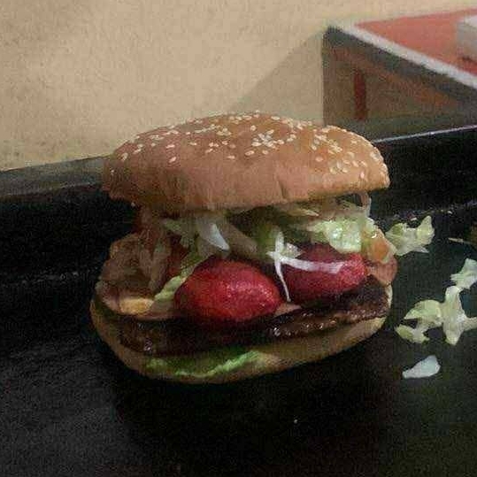 Hamburguesa Norteka con Coca Cola Lata
