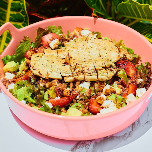 Ensalada Pollo & Fresas