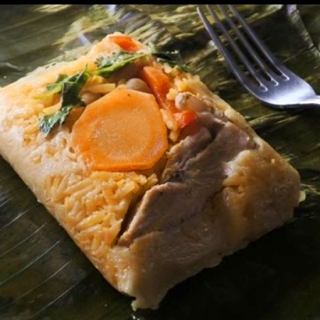 2 Piñas con Tamal de Cerdo y Aserrí