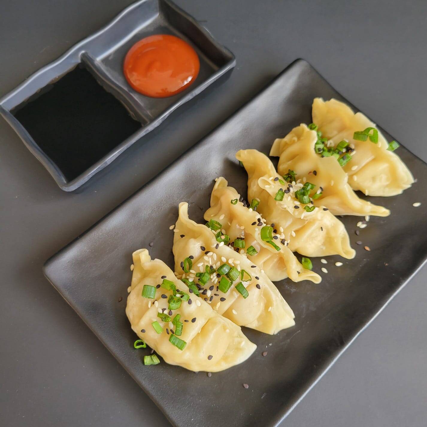 6 Gyozas!