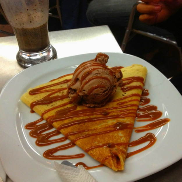 CREPA DE QUESO CON ZARZAMORA + 1 MALTEADA