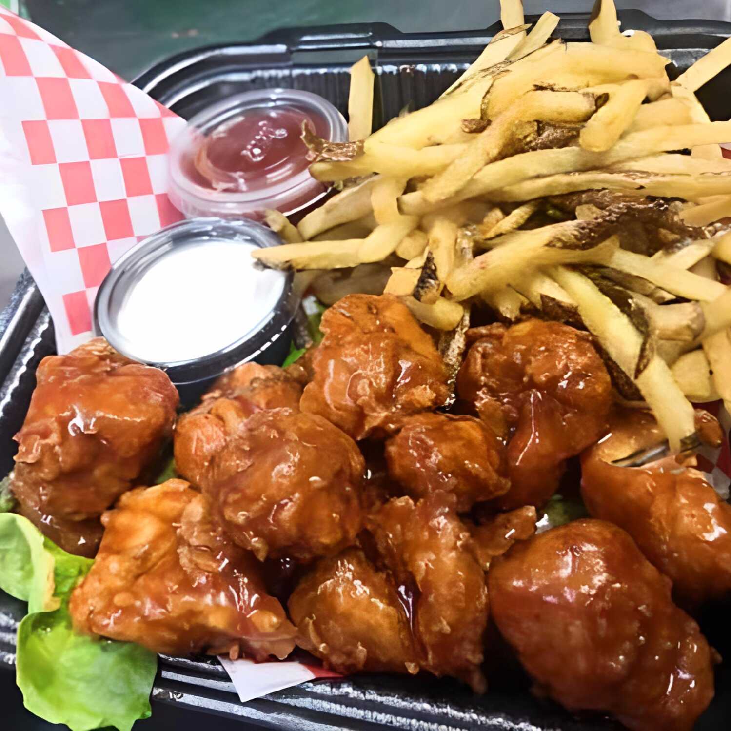 BONELESS C / PAPAS A LA FRANCESA
