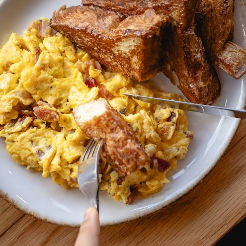 French toast con huevo