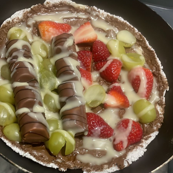 Nutella,kinder bueno,uva e morango
