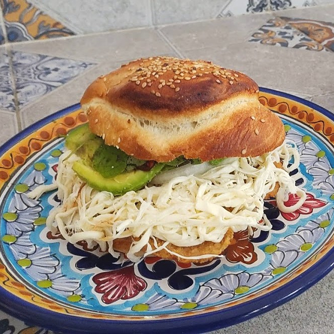Cemita milanesa de cerdo
