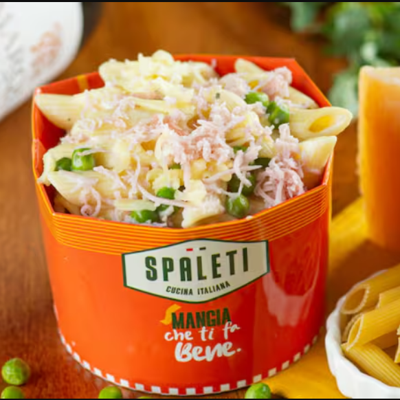 Penne ao molho pesto, com um toque especial de azeitonas, tomate fresco e brócolis. Uma combinação deliciosa e nutritiva para você se deliciar!