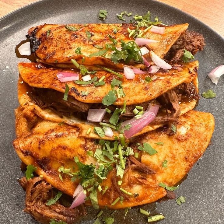 Taco Dorado de Birria 🌮🍋🌶️