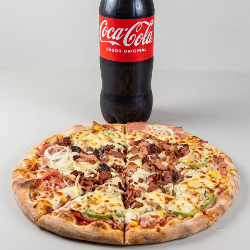 1 pizza grande 8 fatias + 1 Coca-Cola de 2 litros. Sabor a sua escolha.
