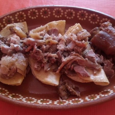 Taco Dorado de Frijol con Carne
