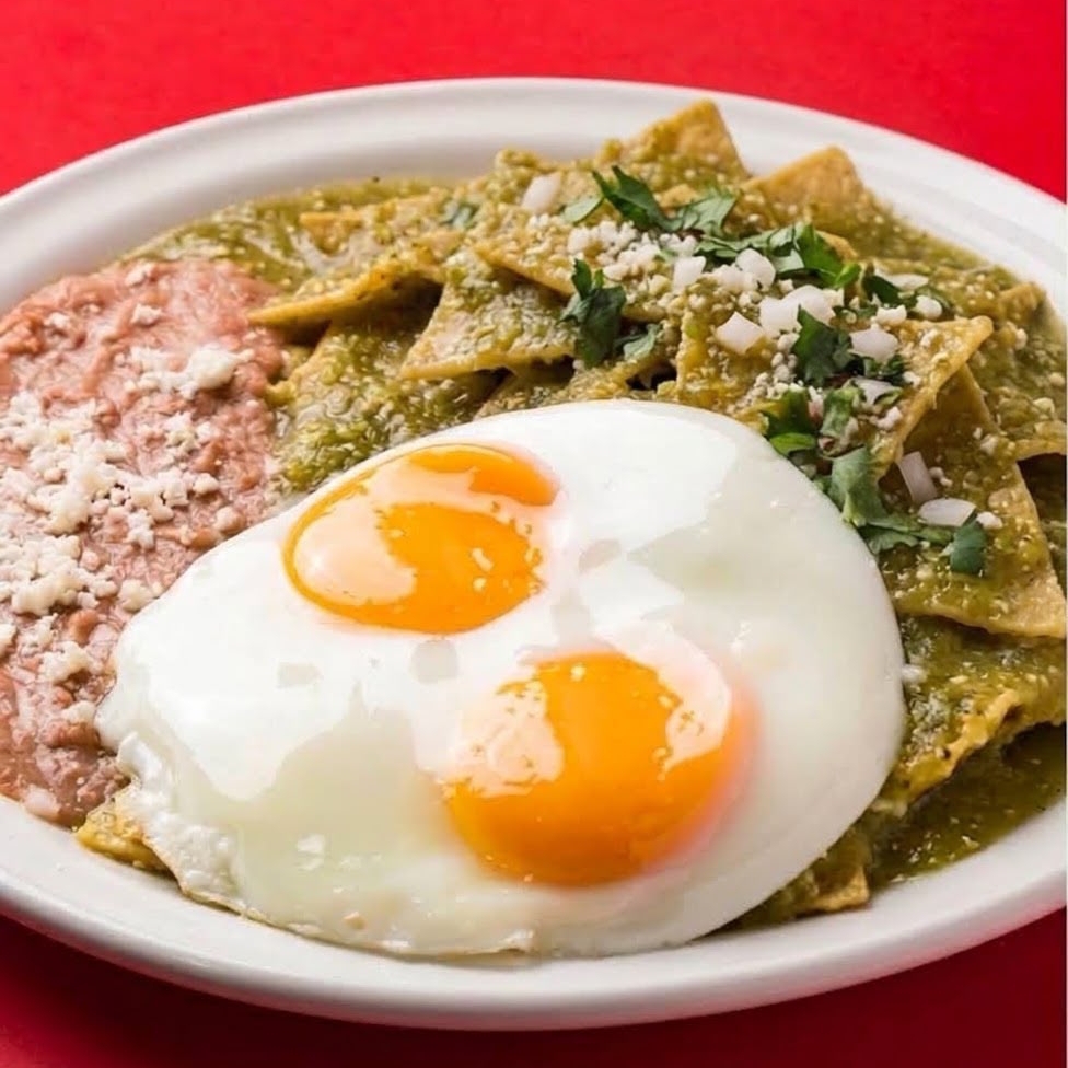 Chilaquiles Verdes con Huevo