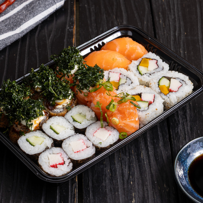 Variedade e sabor em um só combo! Niguiri, joe, uramaki, hossomaki e hot roll para todos os gostos.
