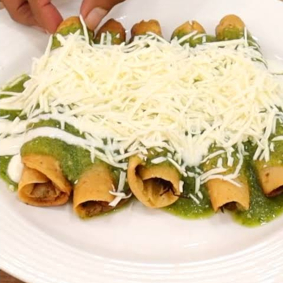 🥇3 Tacos dorados + Bebida😁