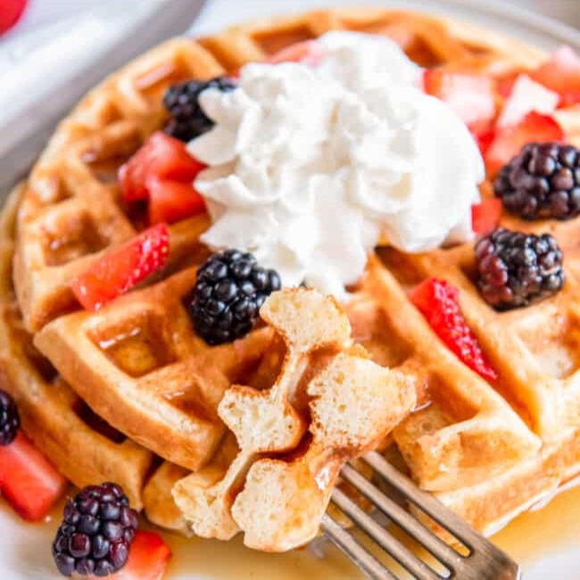Waffle con Queso Cottage