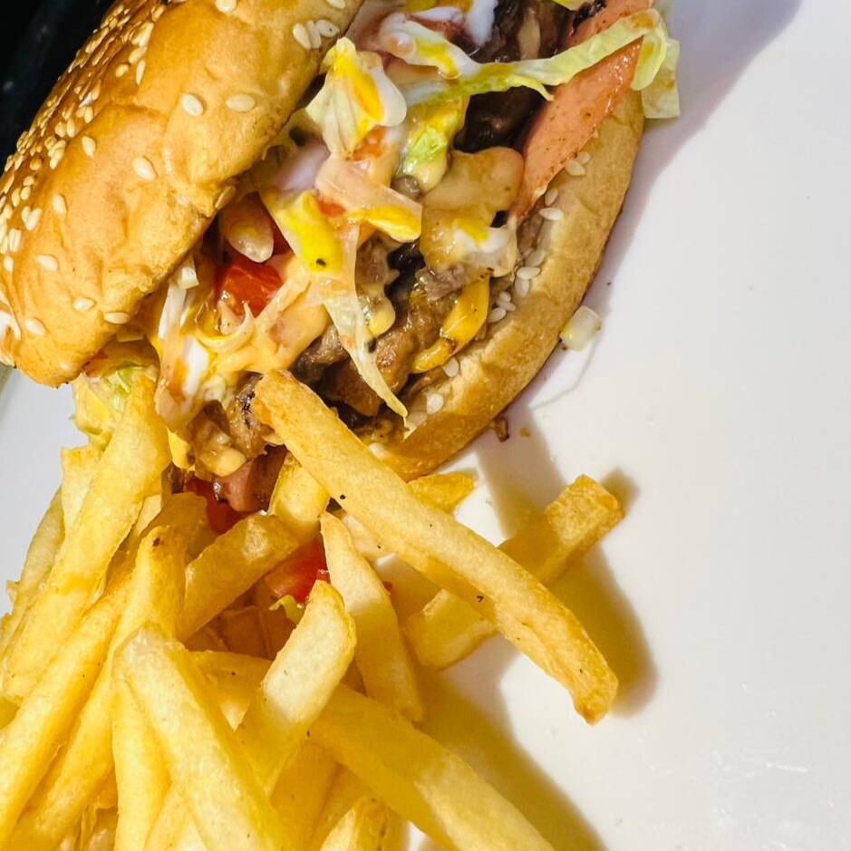 Hamburguesa Especial + Papas