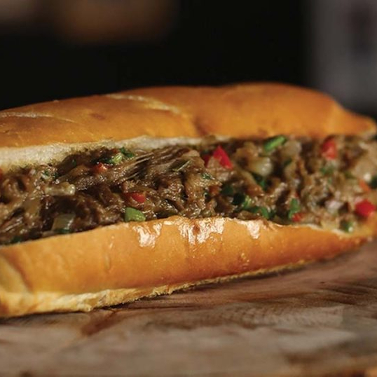 pao costela desfiado tomate cebola e queijo