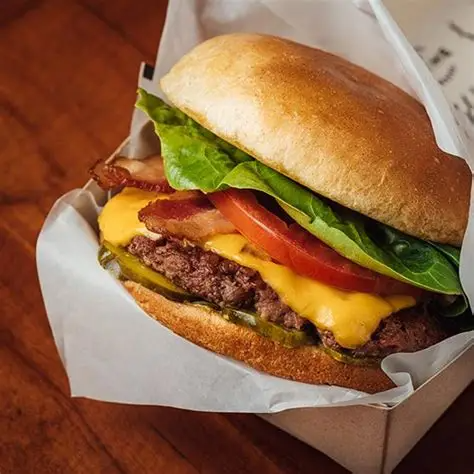 HAMBURGUESA CLÁSICA