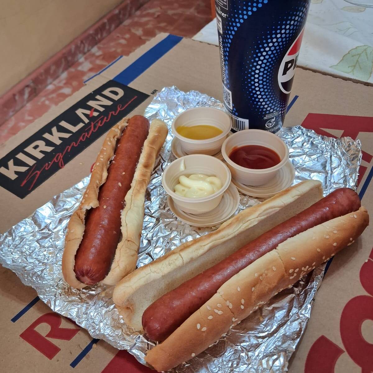 2 Hot Dogs De Costco + Horchata Yaxkukul