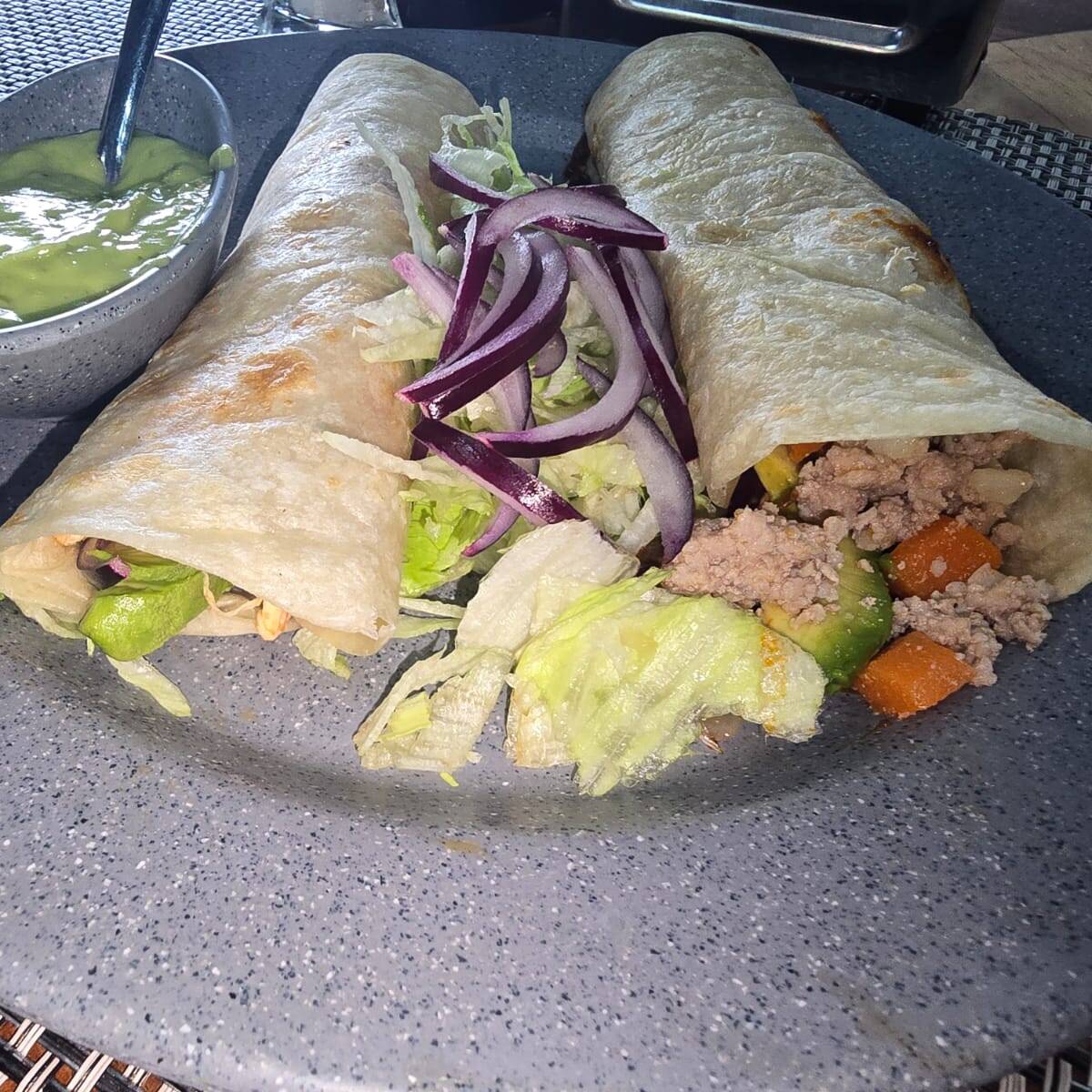Burritos de Picadillo 3 Piezas
