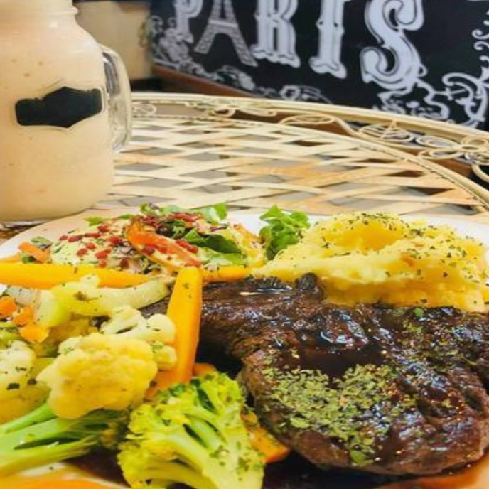 Almuerzo Ejecutivo con Pescado + Refresco del día