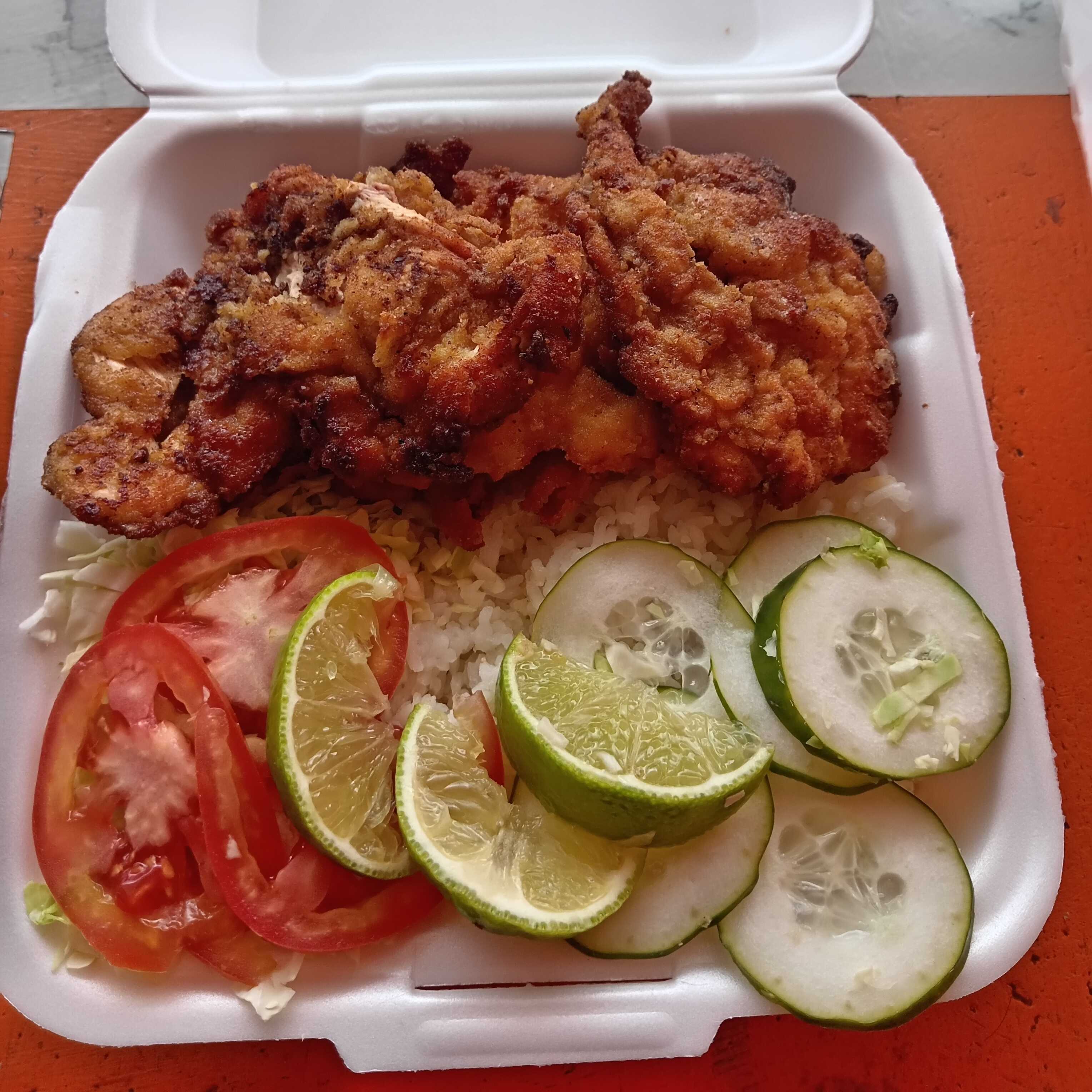 ORDEN DE PECHUGA DE POLLO EMPANIZADO
