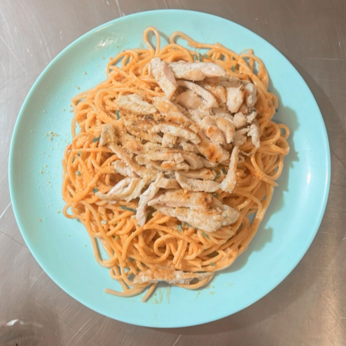 Espaguetti con Pollo a la Crema