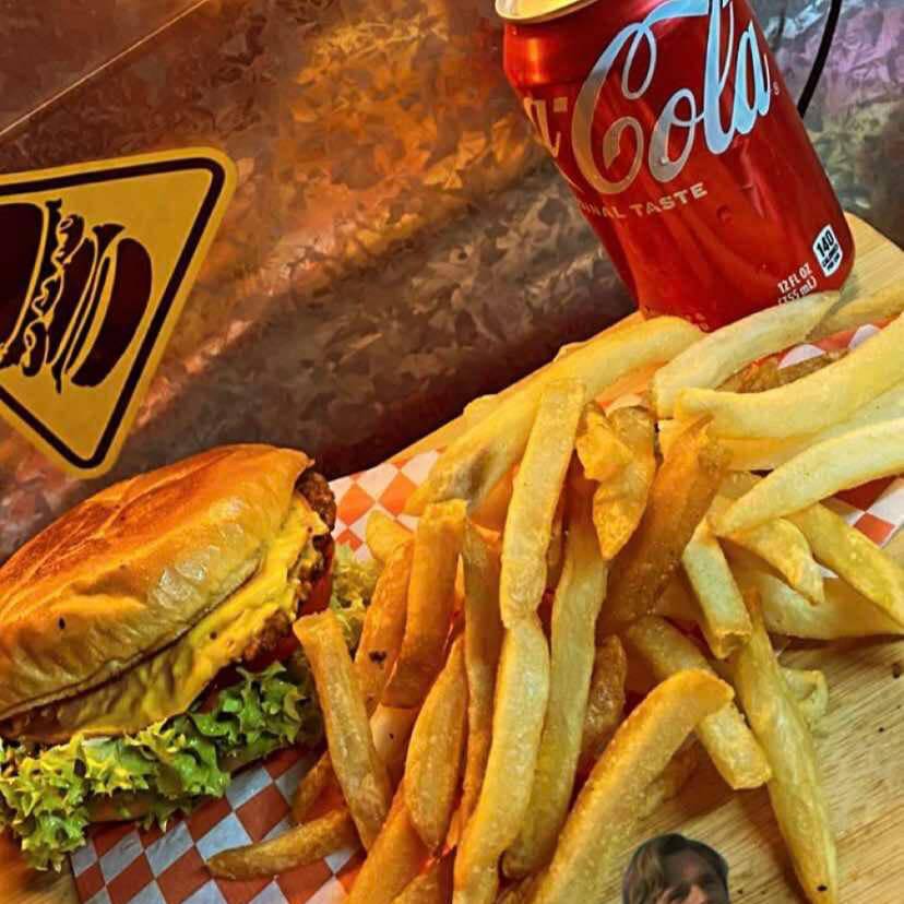 Combo Hamburguesa+Aros de Cebolla+refresco