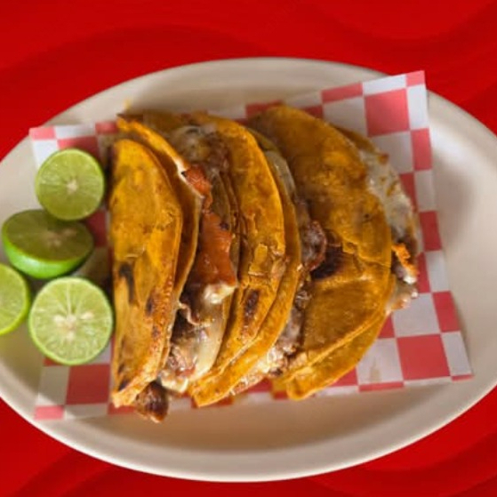 Taco con Birria de Res Dorado