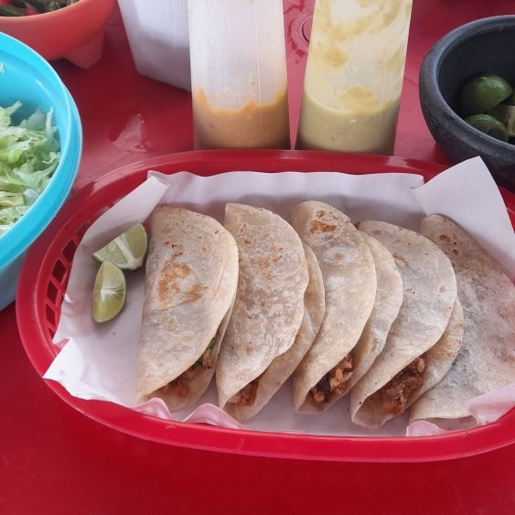 PROMO 8 Tacos de Vapor en Harina Surtidos.