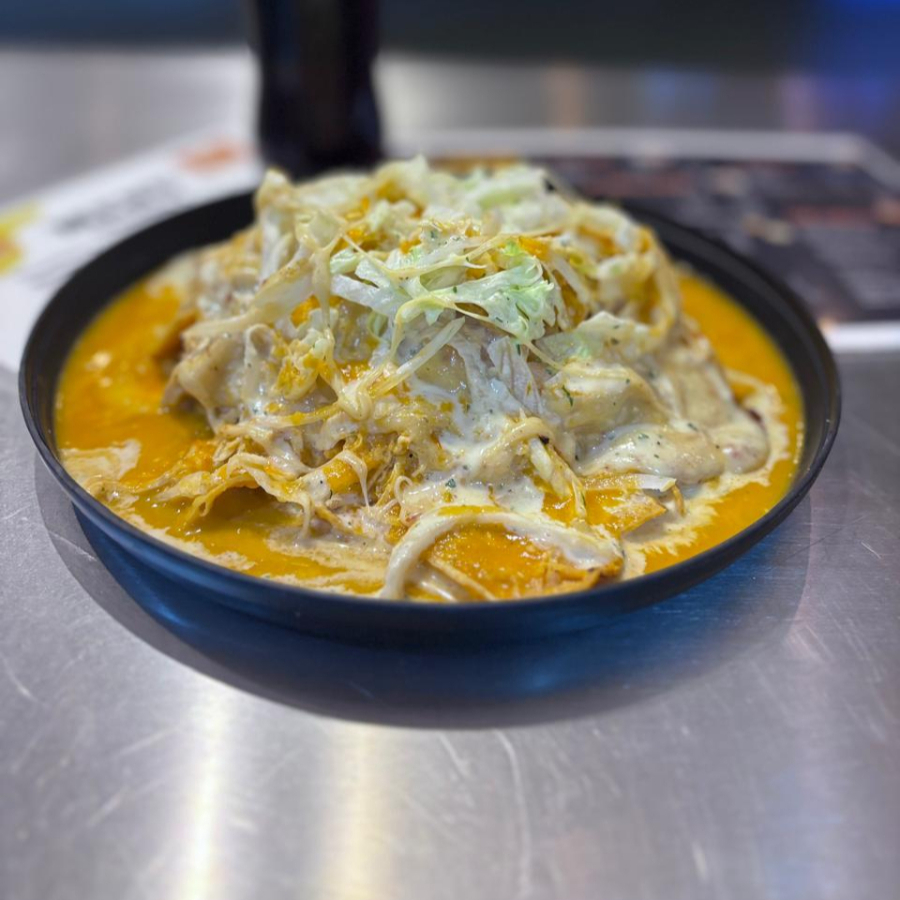 Chilaquiles Rojos Sencillo ( Pollo o Huevo )