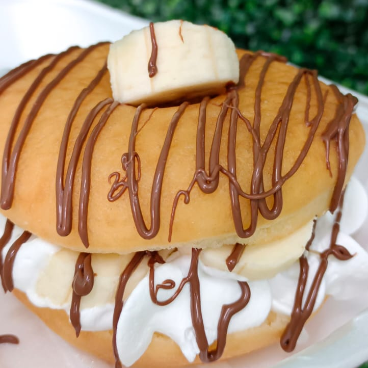 Dona Rellena Plátano y NUTELLA
