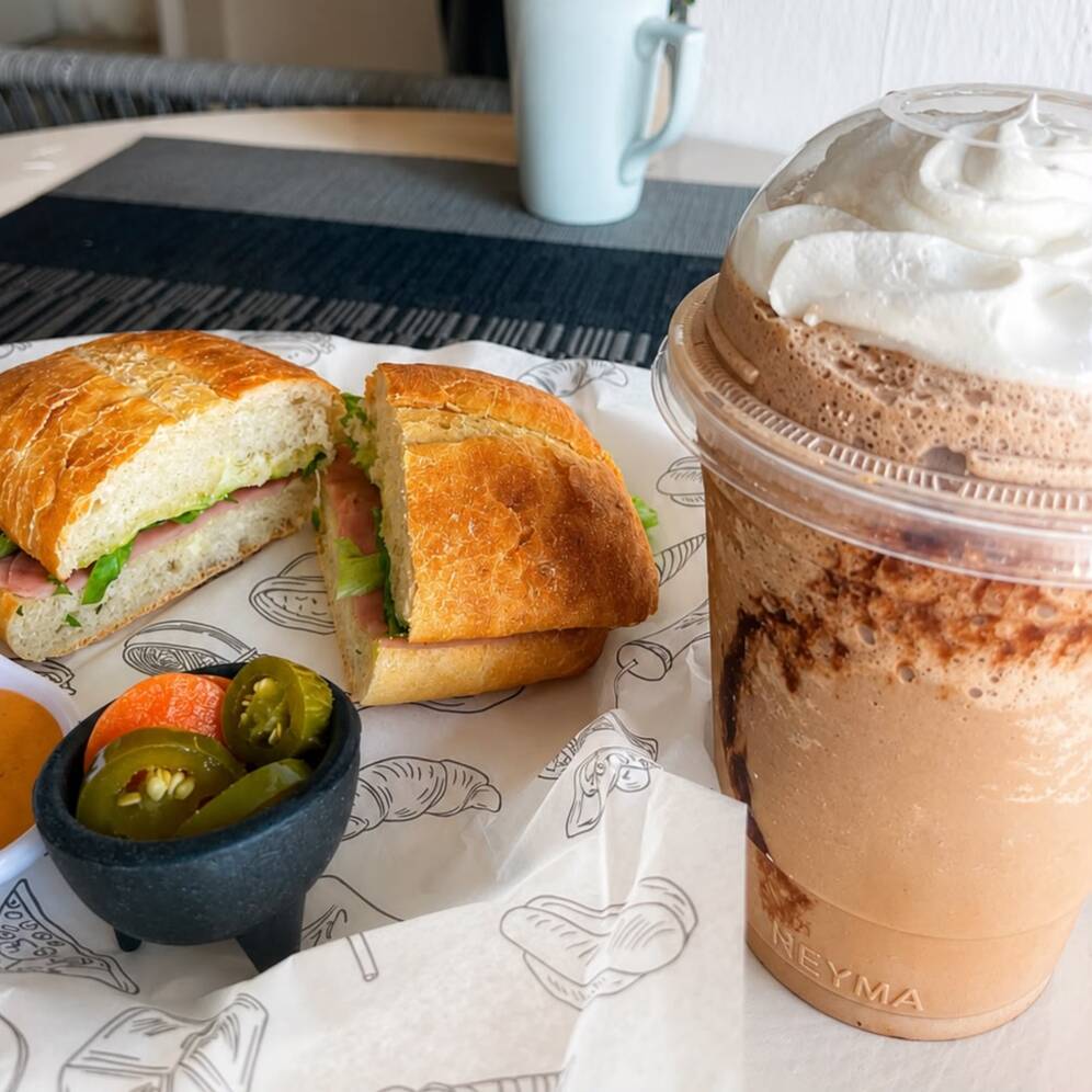 Combo Emparedado + Frappe