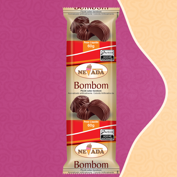 Picolé de bombom com casquinha de chocolate, castanha e waffer.