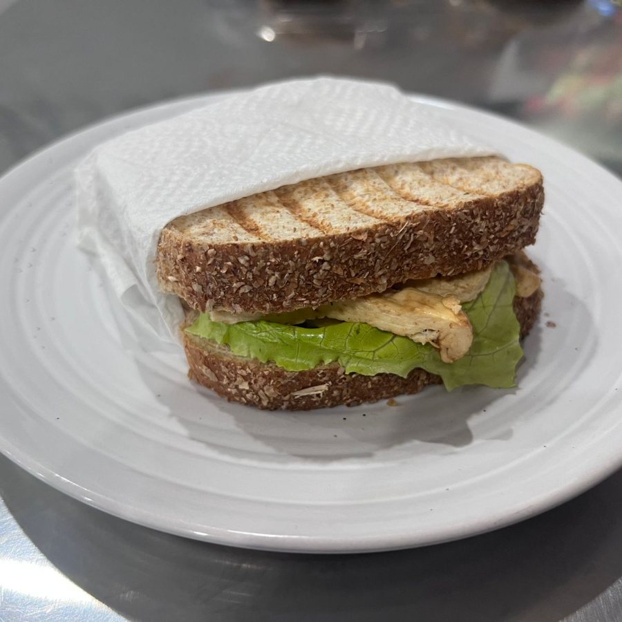 Sándwich de Pechuga Asada