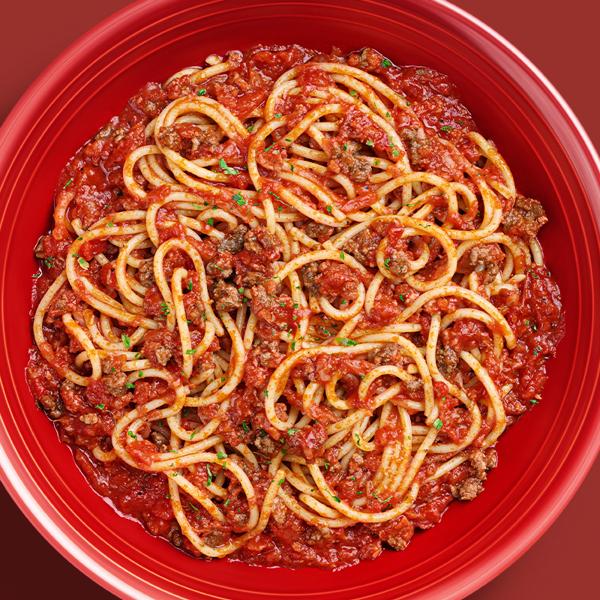 Spaghetti alla Bolognese, pasta grano duro servida com tradicional molho pomodoro e ragu de carnes.