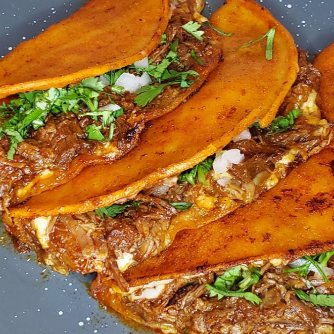 Taco de birria con queso