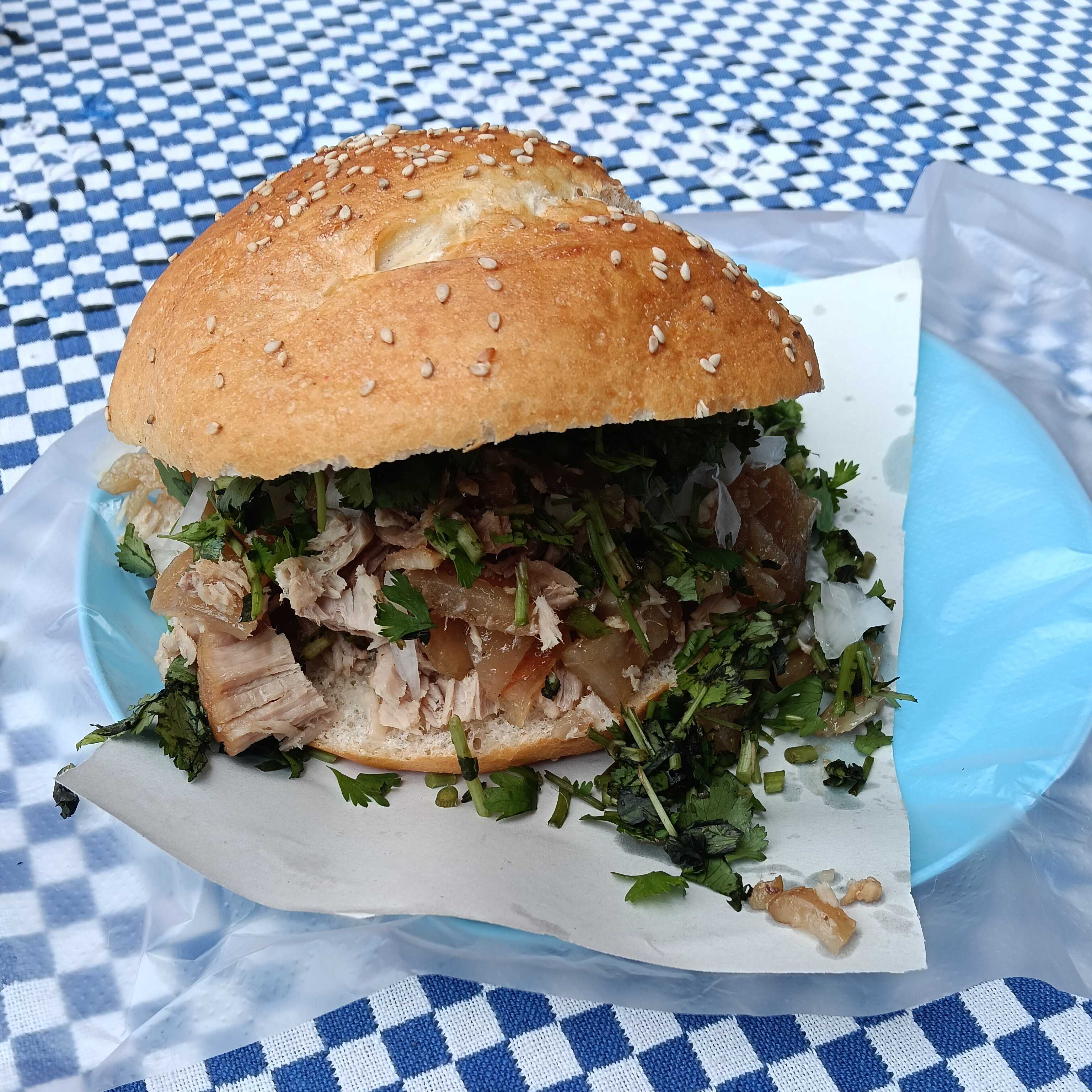 Cemitas de Carnitas