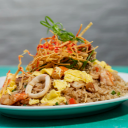 Chaufa de Mariscos + Bebida