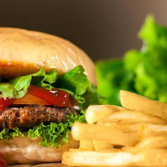 hamburguesa + papas a la francesa