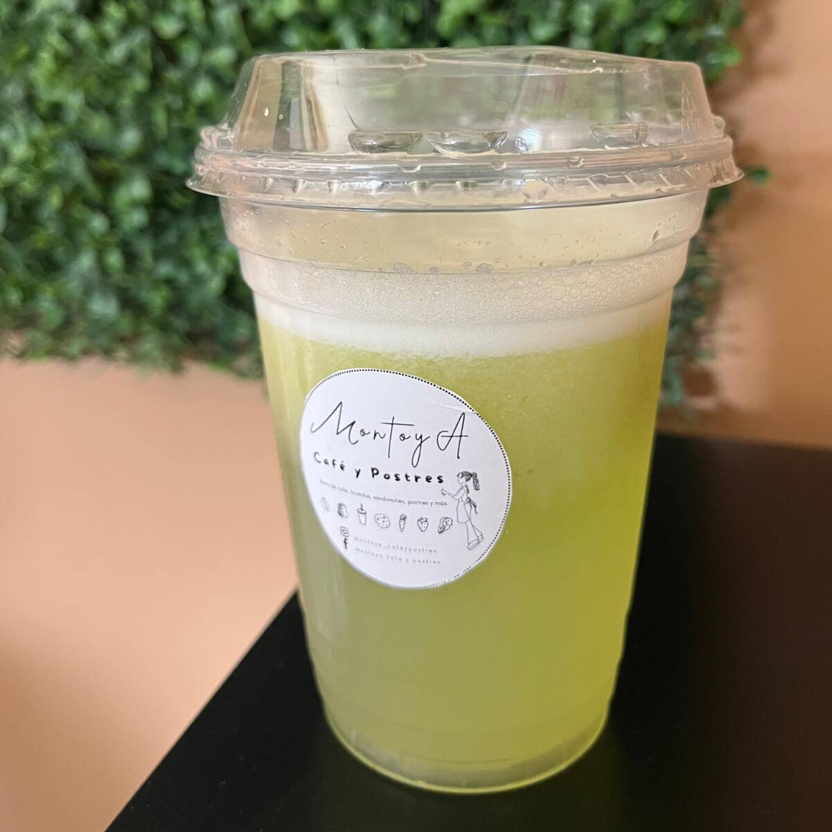 Agua de Pepino 16 Oz