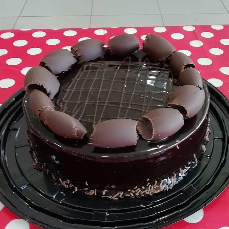 Pastel con Relleno Chocolate