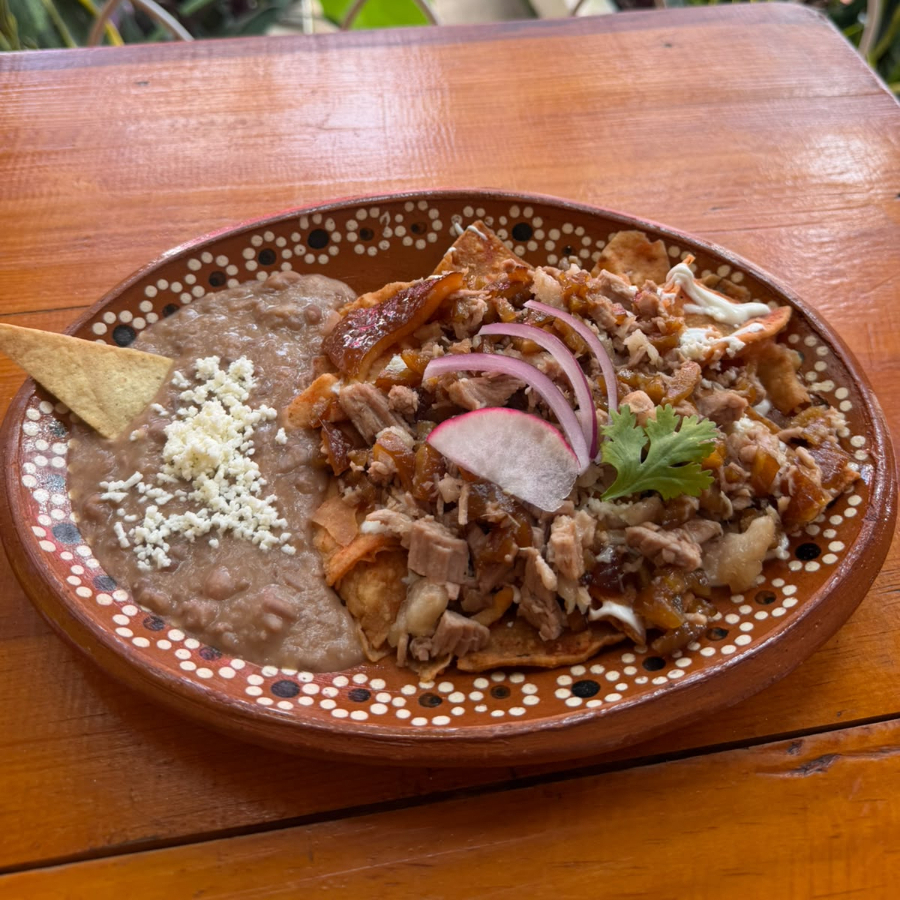 Chilaquiles Con Carnitas
