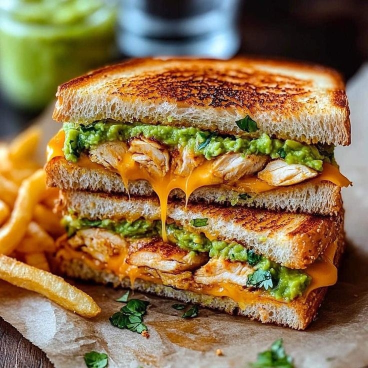 Sandwiche de pechuga de pollo