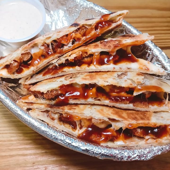 QuesaBoneless BBQ Monchoso!